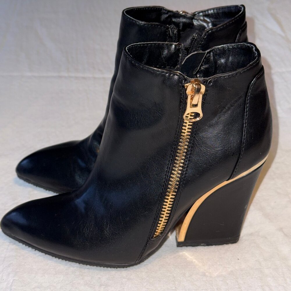 Sergio Bari Charlene bootie with cut-out wedge in Black | Size 7 | Like New